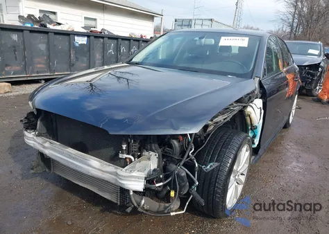 2015 Audi A4 2.0T Premium z USA, uszkodzony, nr VIN WAUBFAFL2FN040474